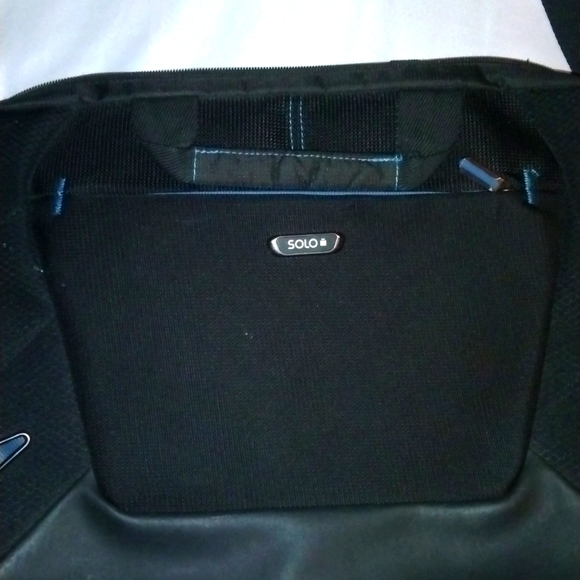 Solo Laptop Case - Picture 2 of 8